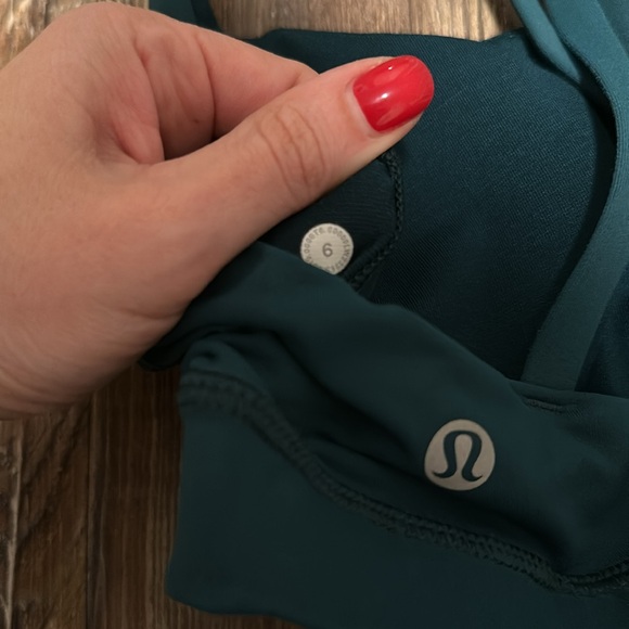 Lululemon Athletica teal green blue strappy sports bra size 6 - Picture 2 of 5